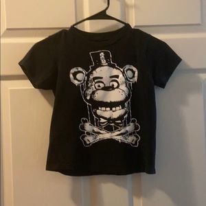 Fnaf T-shirt with glowing Freddy! Size small
